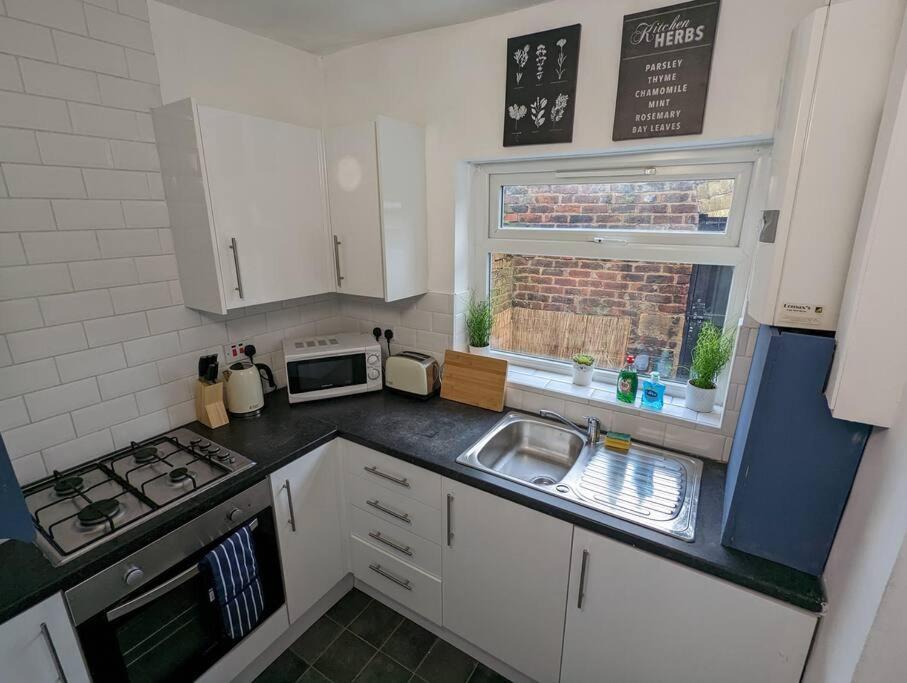 Casa de férias Gloucester Pl - Affordable 3 Bed House