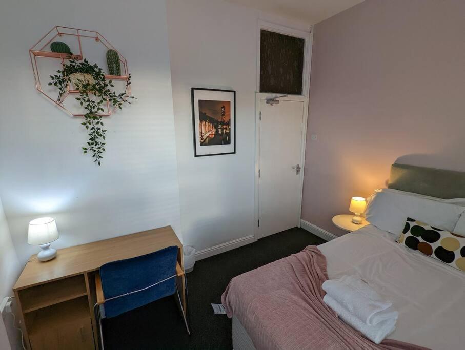 Casa de férias Gloucester Pl - Affordable 3 Bed House
